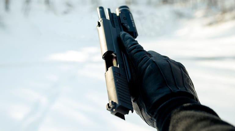 How To Use Your Gas Airsoft Pistol In The Cold