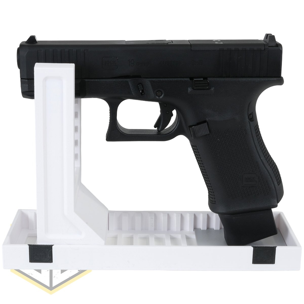 UM Pistol Stand Set White 2 jpg