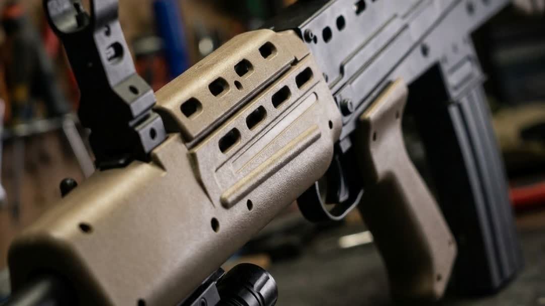 L85A2 SA80 airsoft rifle handguard and receiver detail